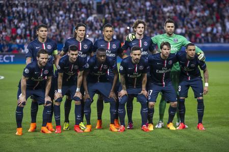 曼联主场迎战西汉姆联，两队均形势不佳，曼联有望取胜。