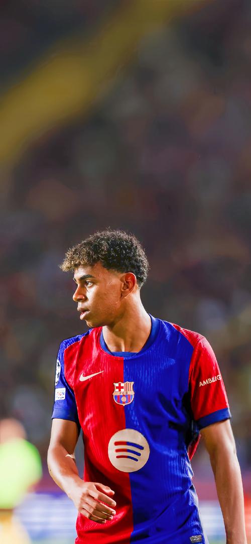 TA：多家豪门关注小将斯密特，阿尔克马尔对其估价约6000万欧