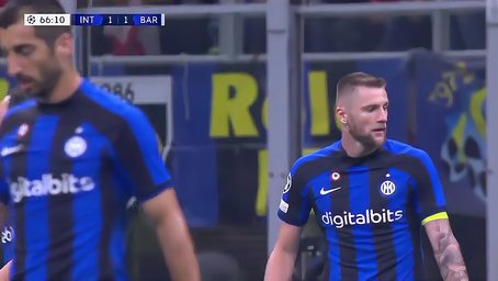 杜兰特关键三分点燃全场