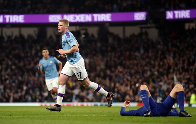 梅西小时候铃声响了不回教室，老师批评他：马拉多纳只有一个